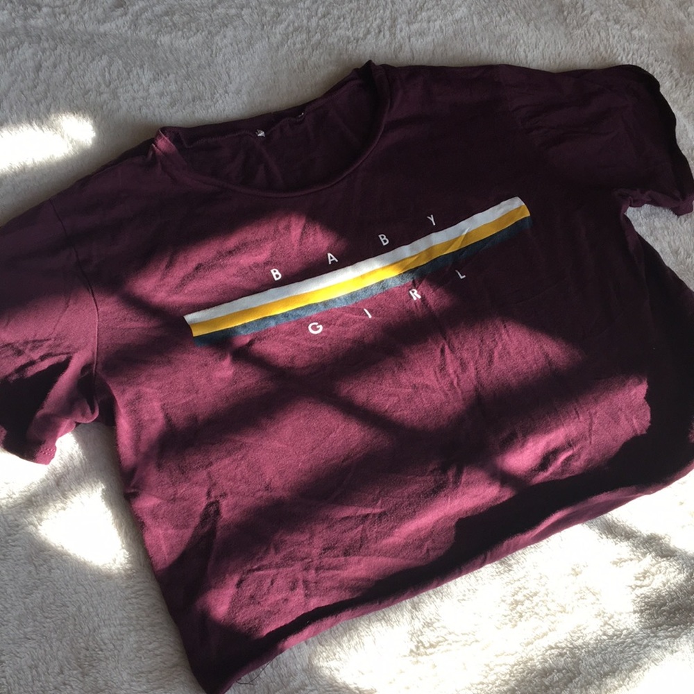 Cute semi-cropped tee